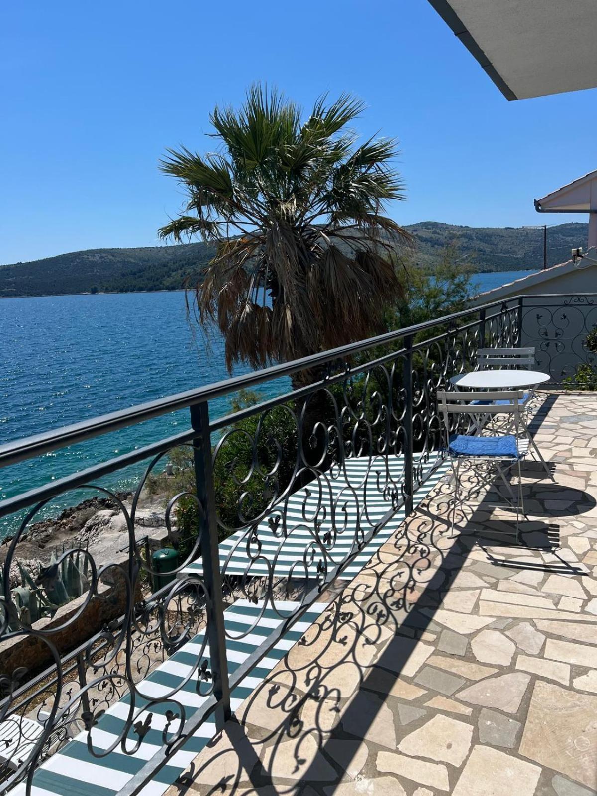 Villa Amarela Seget Vranjica Bagian luar foto