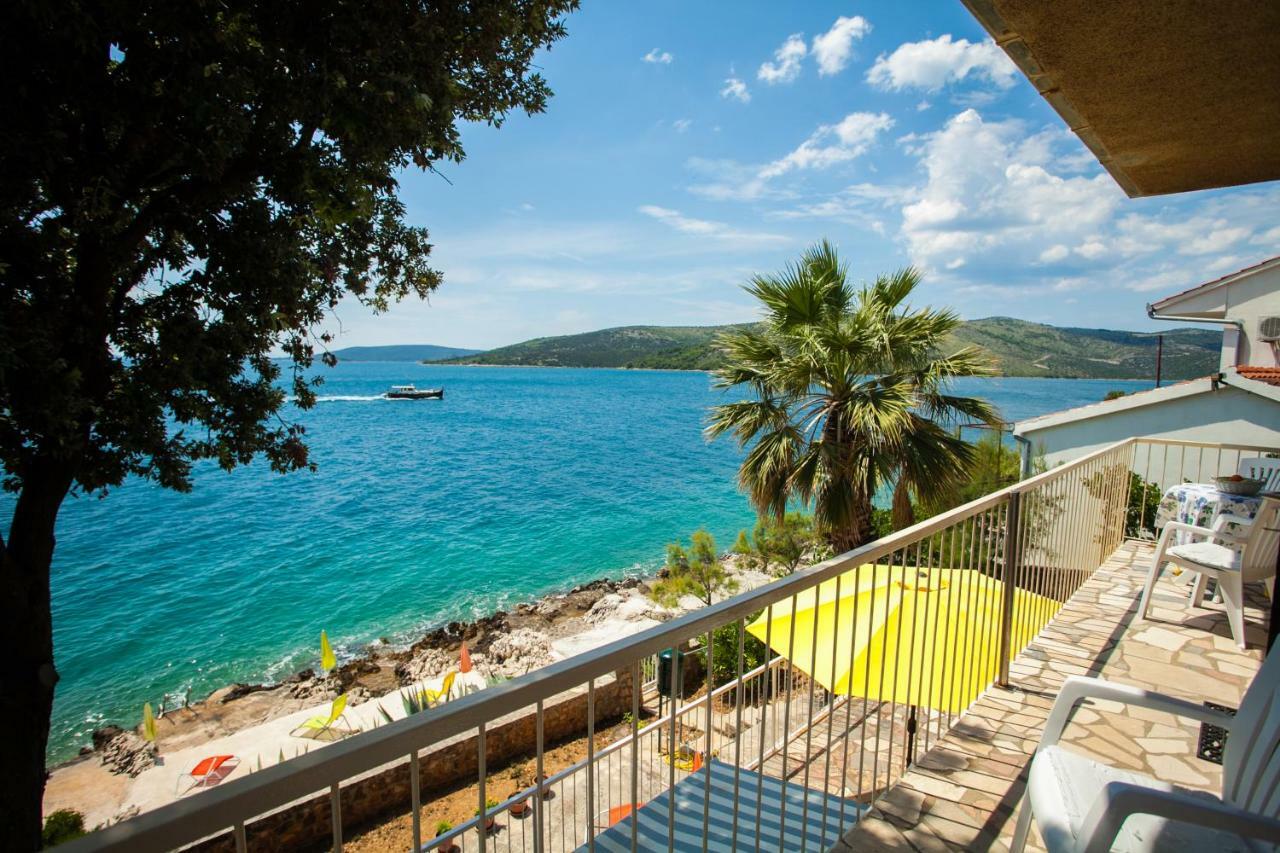 Villa Amarela Seget Vranjica Bagian luar foto