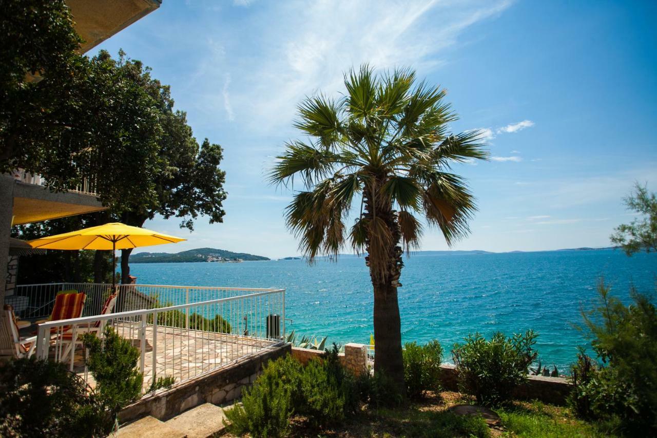 Villa Amarela Seget Vranjica Bagian luar foto