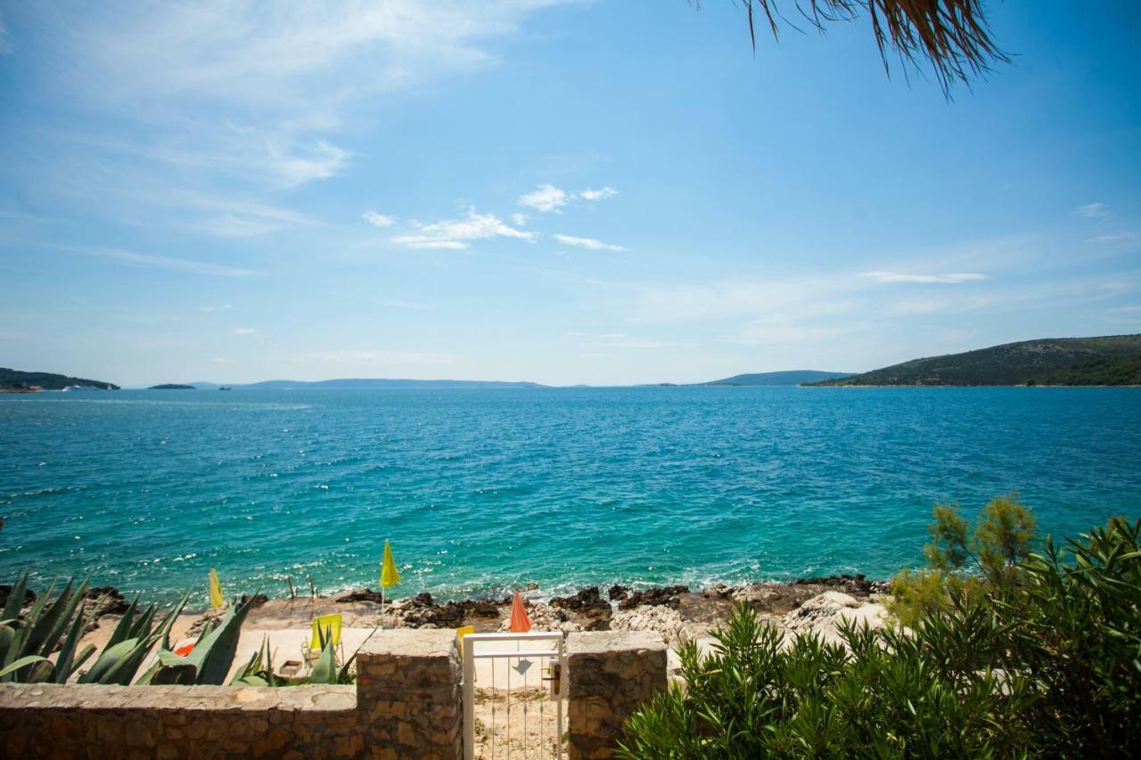 Villa Amarela Seget Vranjica Bagian luar foto