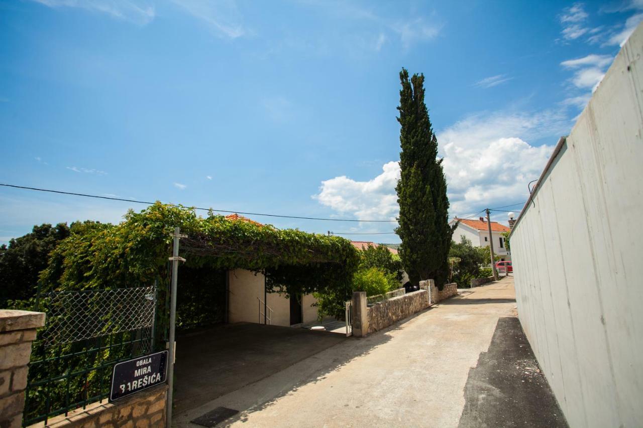 Villa Amarela Seget Vranjica Bagian luar foto