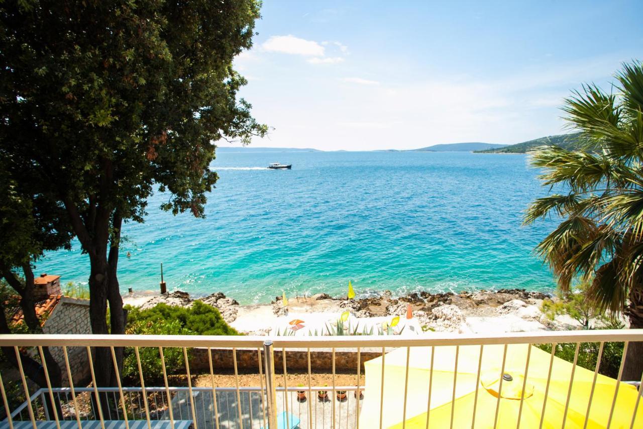 Villa Amarela Seget Vranjica Bagian luar foto